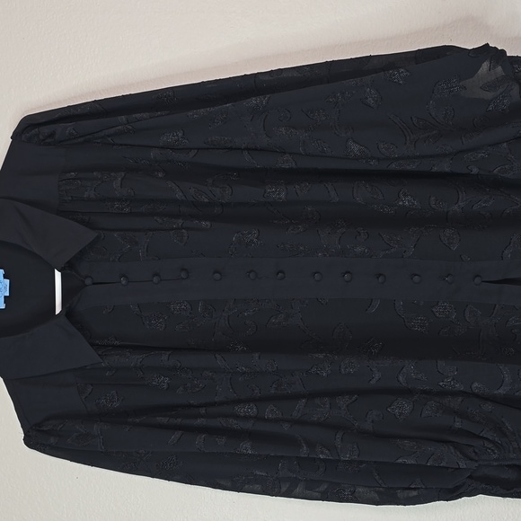 Cece collared neckline long puff sleeve clip dot pattern with texture look 1X. - Picture 1 of 9